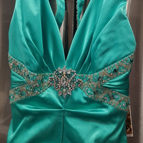 Evening gown - Picture 4 of 9